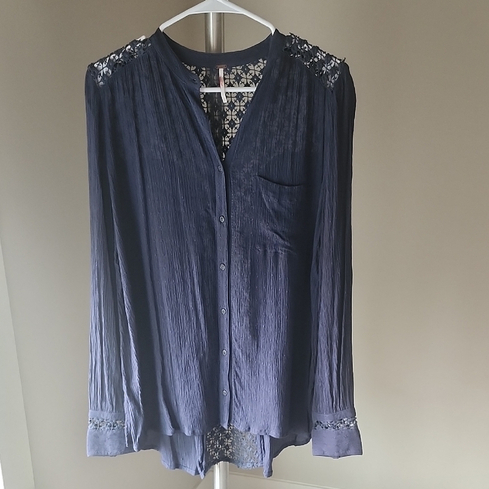 Free People Oversizrd Button Down With Crocheted Back Blue Size Small